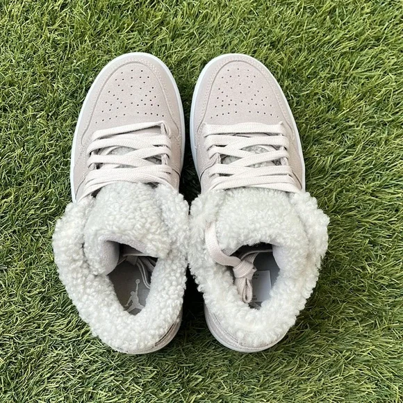 Air Jordan 1 Low SE - Picture 4 of 5